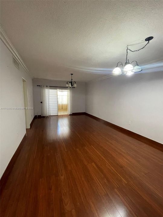 For Rent: $2,300 (2 beds, 2 baths, 817 Square Feet)