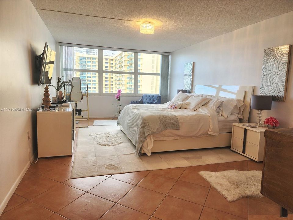 En Venta: $785,000 (2 camas, 2 baños, 1768 Pies cuadrados)