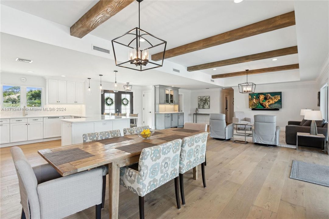 Recently Sold: $2,600,000 (3 beds, 2 baths, 2099 Square Feet)