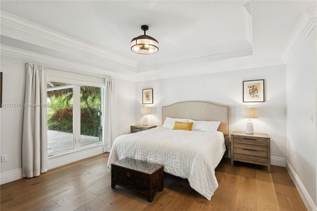 Recently Sold: $2,600,000 (3 beds, 2 baths, 2099 Square Feet)