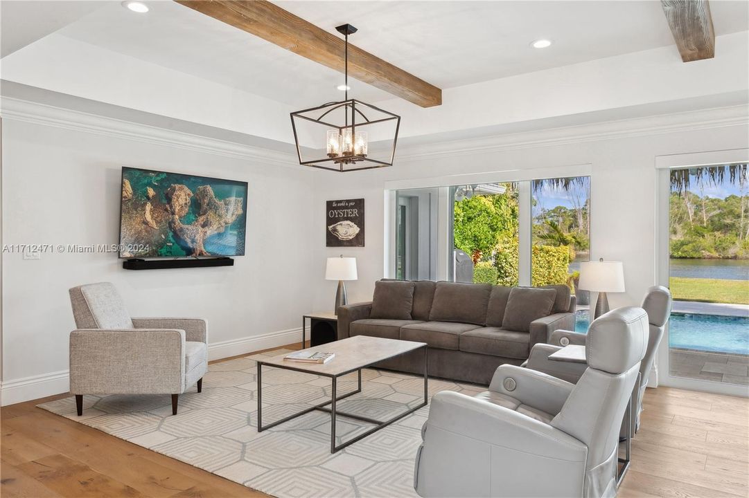 Recently Sold: $2,600,000 (3 beds, 2 baths, 2099 Square Feet)