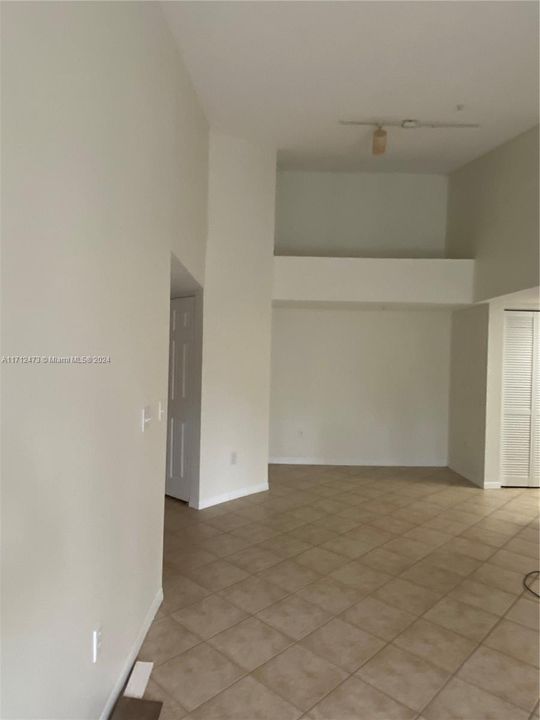 For Rent: $2,200 (2 beds, 2 baths, 1112 Square Feet)