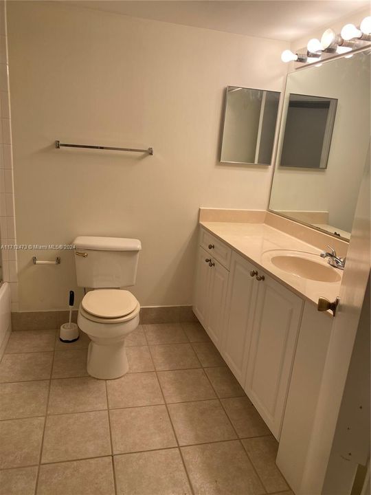 For Rent: $2,200 (2 beds, 2 baths, 1112 Square Feet)