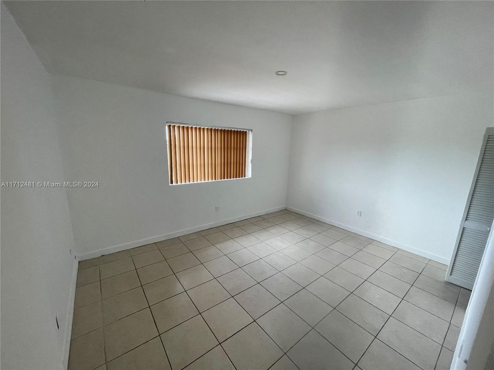 For Rent: $1,500 (1 beds, 1 baths, 813 Square Feet)