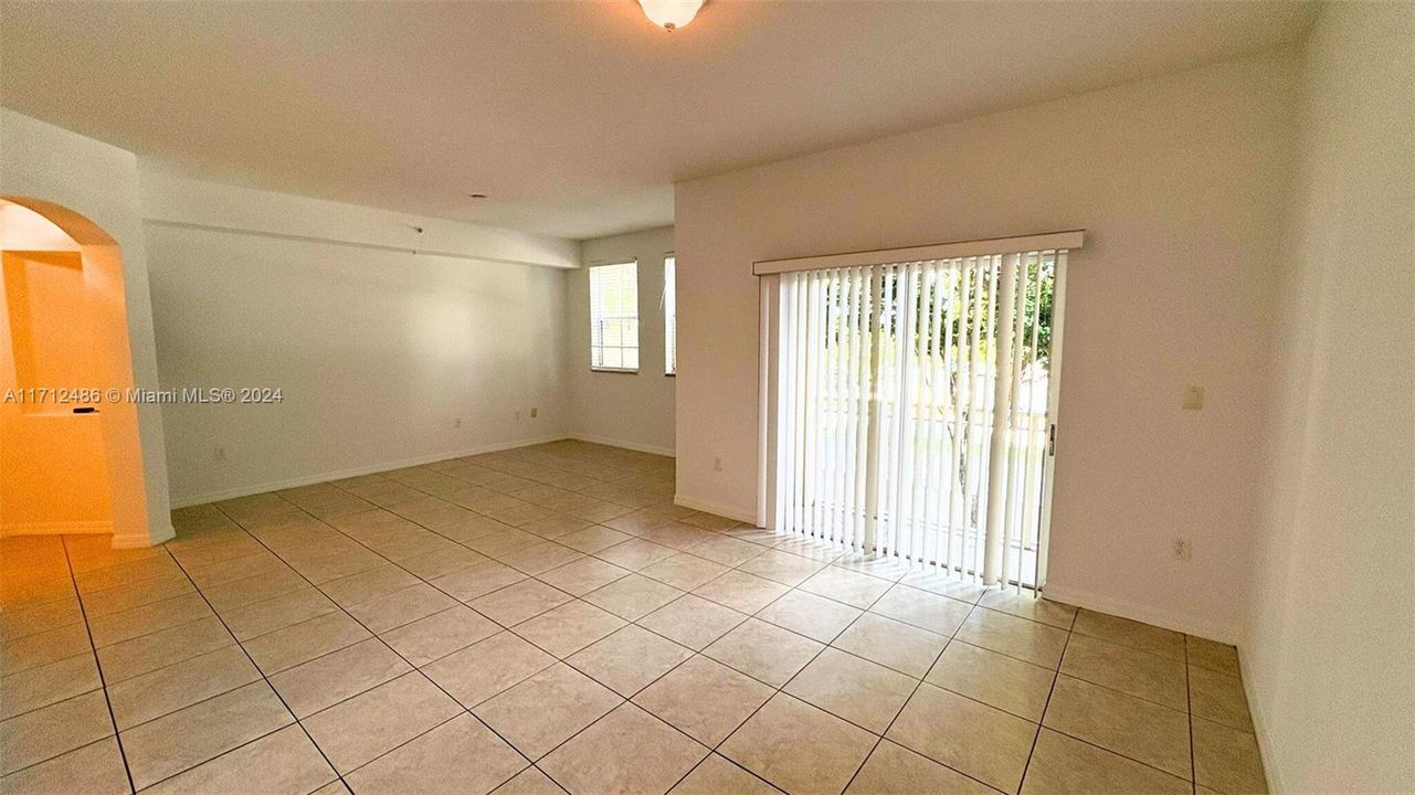 For Rent: $2,600 (2 beds, 2 baths, 1123 Square Feet)