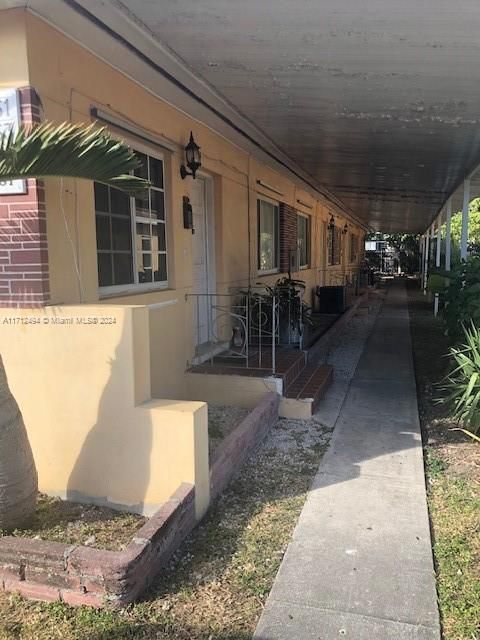 For Rent: $1,850 (1 beds, 1 baths, 775 Square Feet)