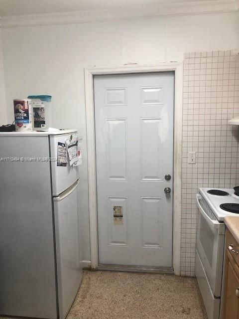 For Rent: $1,850 (1 beds, 1 baths, 775 Square Feet)