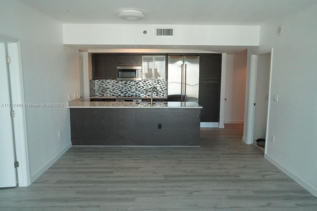 For Rent: $4,400 (2 beds, 2 baths, 1111 Square Feet)