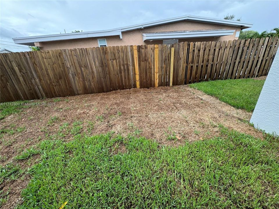 For Sale: $430,000 (3 beds, 1 baths, 925 Square Feet)