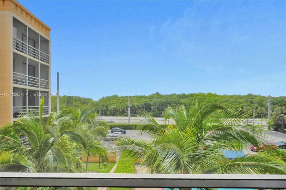 Vendido Recientemente: $193,900 (1 camas, 1 baños, 808 Pies cuadrados)