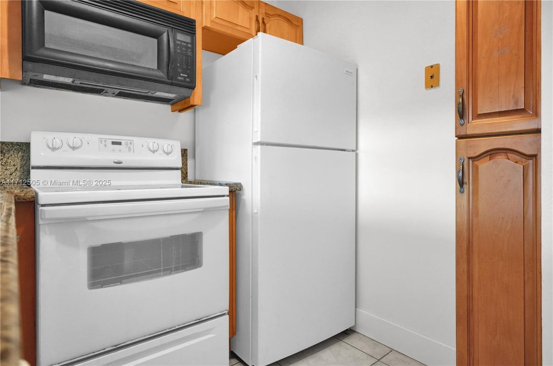 Vendido Recientemente: $193,900 (1 camas, 1 baños, 808 Pies cuadrados)