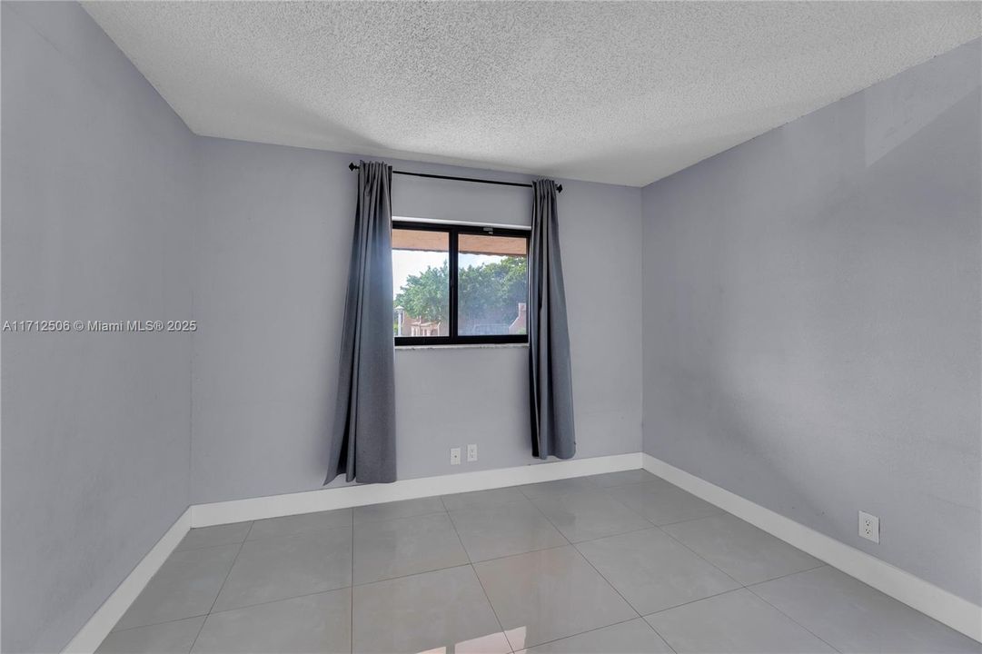 For Sale: $349,900 (3 beds, 2 baths, 1670 Square Feet)