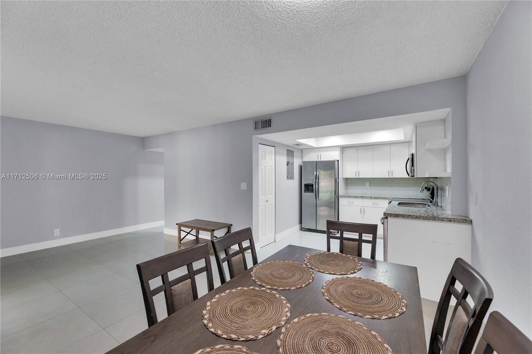 For Sale: $349,900 (3 beds, 2 baths, 1670 Square Feet)