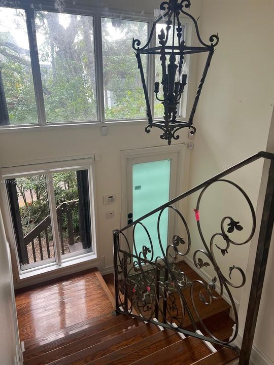 En Venta: $945,000 (3 camas, 3 baños, 2019 Pies cuadrados)