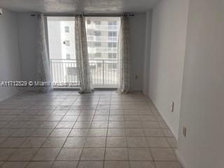 For Sale: $530,000 (1 beds, 1 baths, 654 Square Feet)