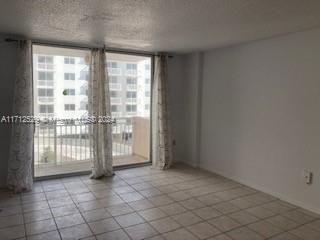 For Sale: $530,000 (1 beds, 1 baths, 654 Square Feet)