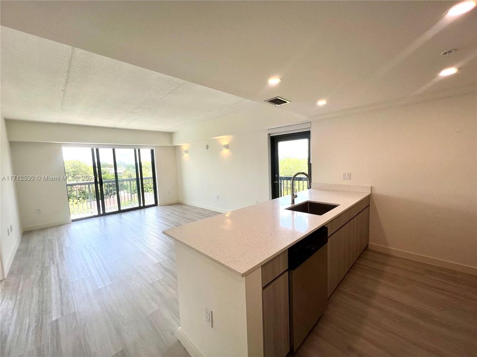 For Rent: $2,998 (2 beds, 2 baths, 1017 Square Feet)