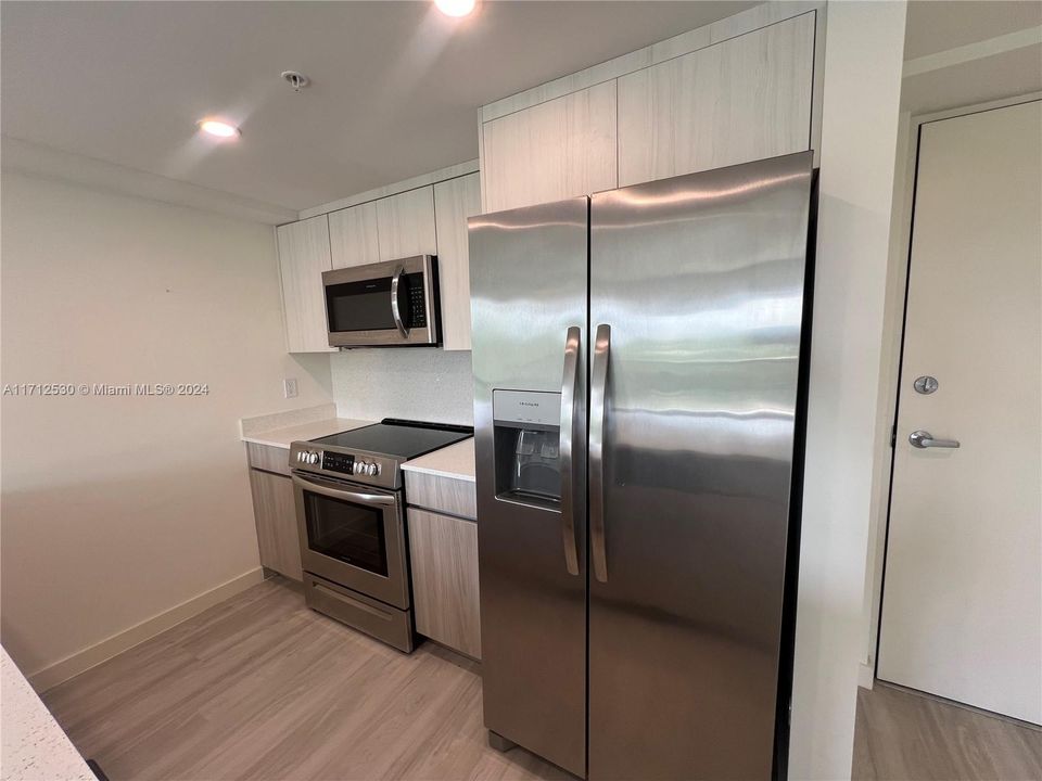 For Rent: $2,998 (2 beds, 2 baths, 1017 Square Feet)