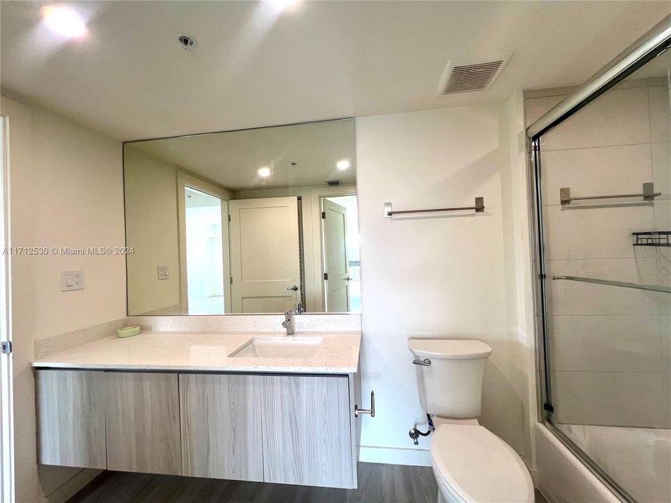 For Rent: $2,998 (2 beds, 2 baths, 1017 Square Feet)