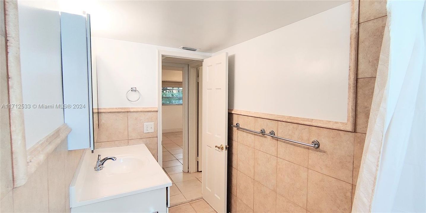 For Rent: $3,750 (2 beds, 2 baths, 1850 Square Feet)