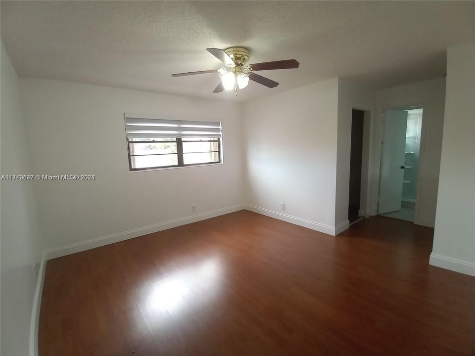 For Rent: $3,300 (3 beds, 2 baths, 1582 Square Feet)