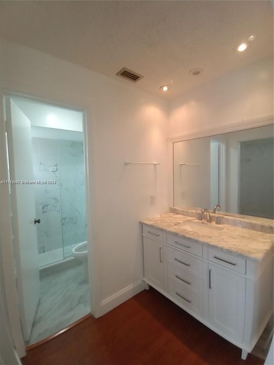 For Rent: $3,300 (3 beds, 2 baths, 1582 Square Feet)