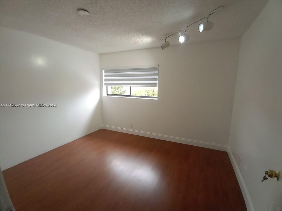 For Rent: $3,300 (3 beds, 2 baths, 1582 Square Feet)