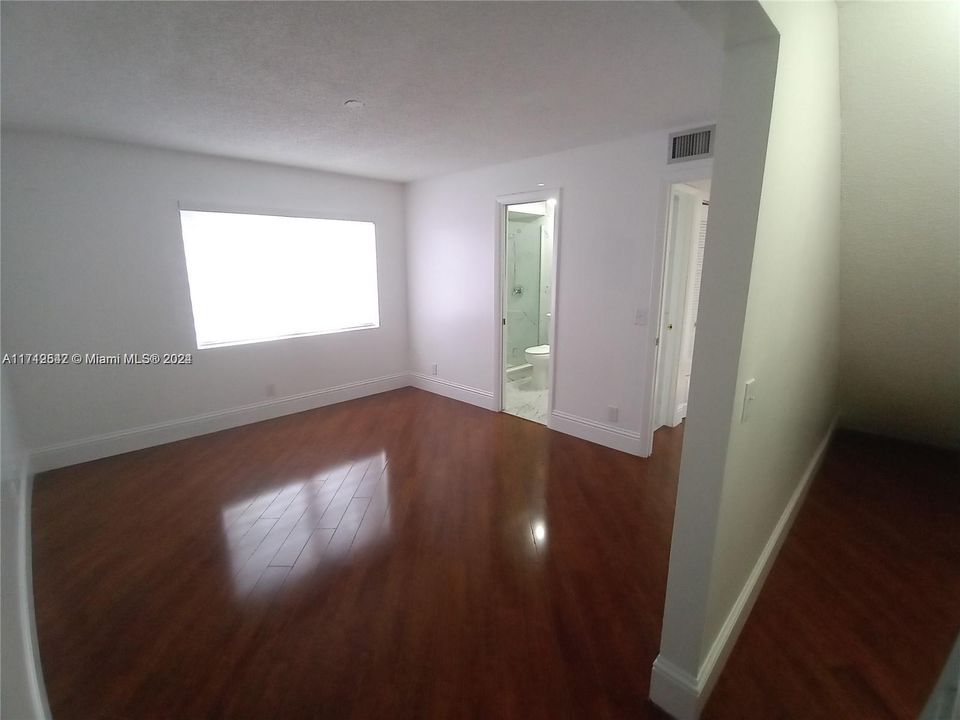 For Rent: $3,300 (3 beds, 2 baths, 1582 Square Feet)