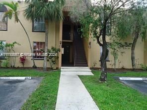 For Sale: $200,000 (2 beds, 2 baths, 873 Square Feet)