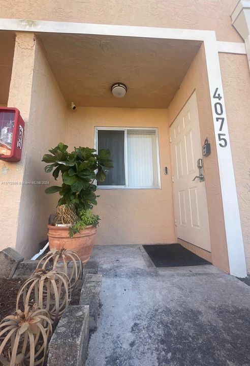 For Sale: $219,900 (2 beds, 2 baths, 1213 Square Feet)