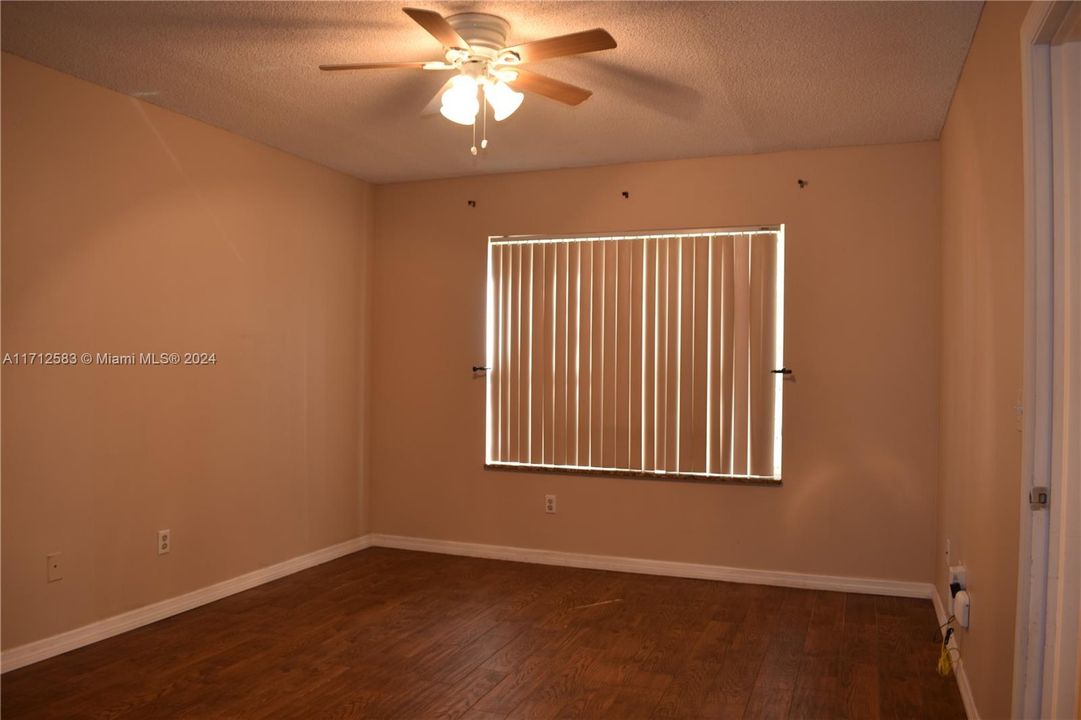 For Rent: $2,050 (2 beds, 1 baths, 1015 Square Feet)