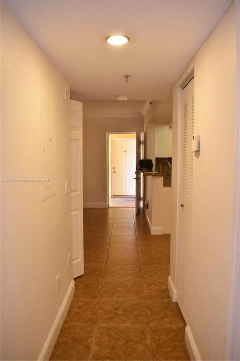 For Rent: $2,050 (2 beds, 1 baths, 1015 Square Feet)