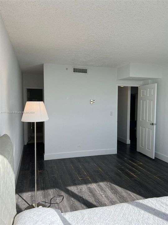 For Rent: $5,000 (2 beds, 2 baths, 1121 Square Feet)