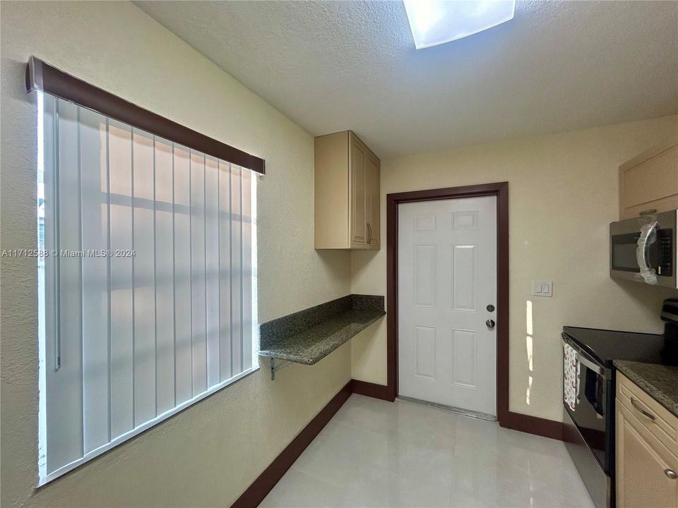 En Venta: $339,900 (2 camas, 1 baños, 728 Pies cuadrados)