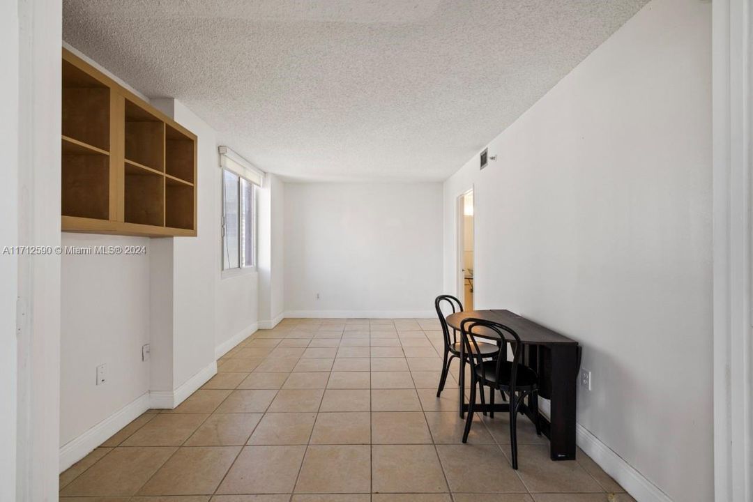 For Rent: $2,550 (2 beds, 2 baths, 914 Square Feet)