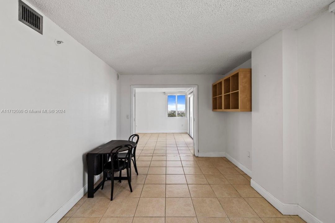 For Rent: $2,550 (2 beds, 2 baths, 914 Square Feet)