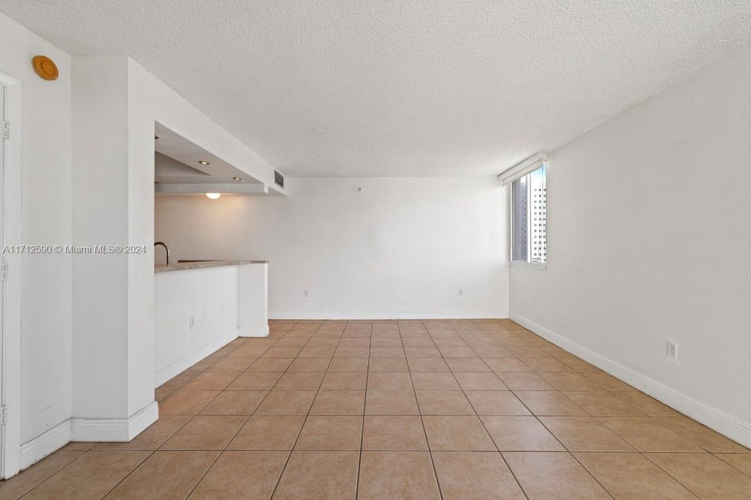 For Rent: $2,550 (2 beds, 2 baths, 914 Square Feet)