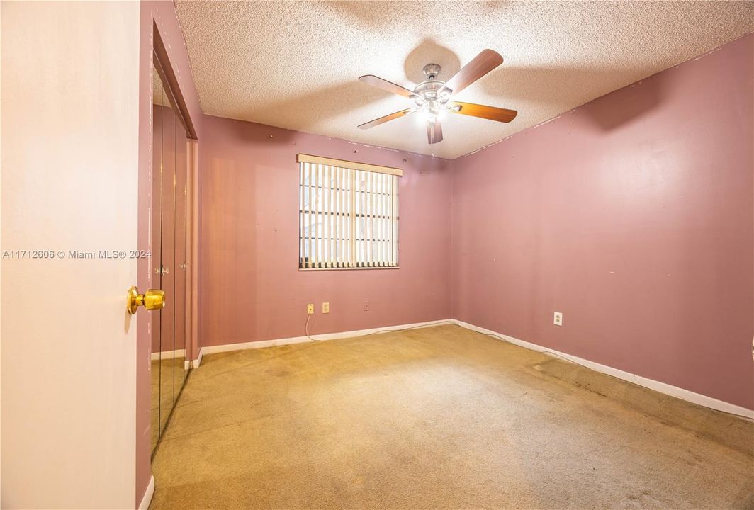 For Sale: $195,000 (2 beds, 2 baths, 1270 Square Feet)