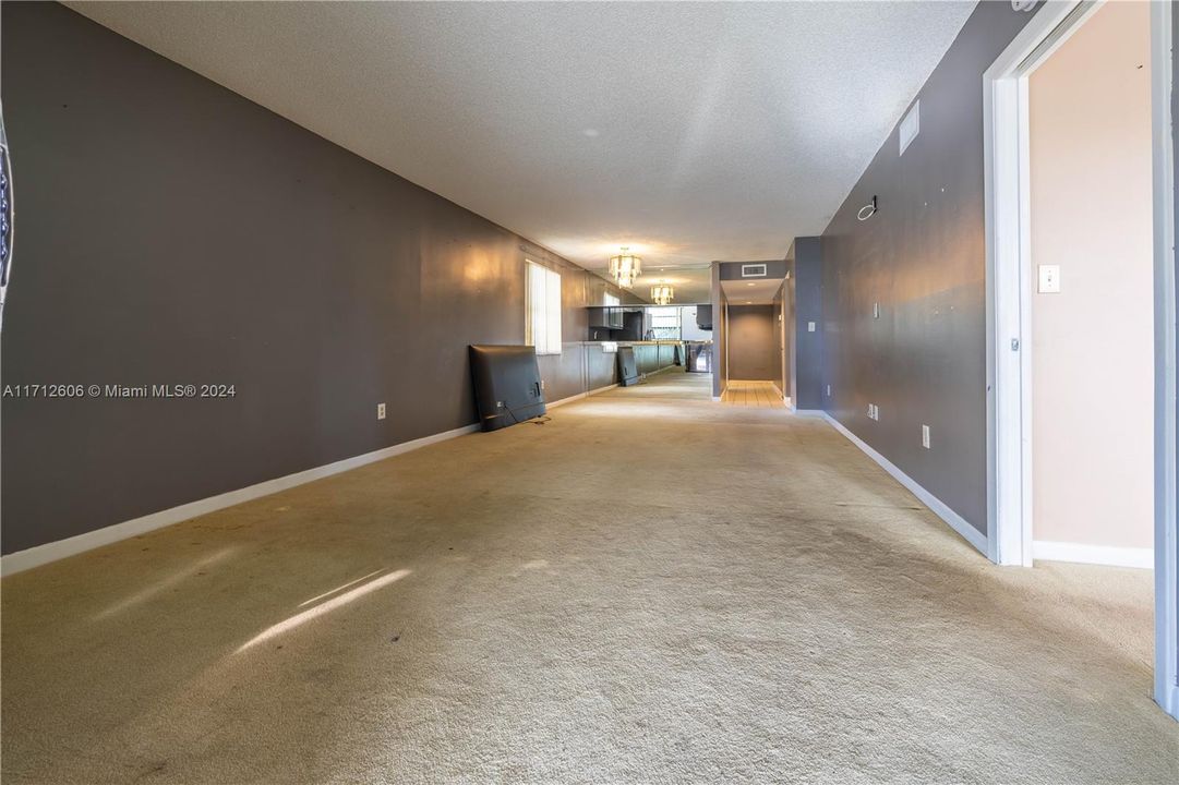 For Sale: $195,000 (2 beds, 2 baths, 1270 Square Feet)