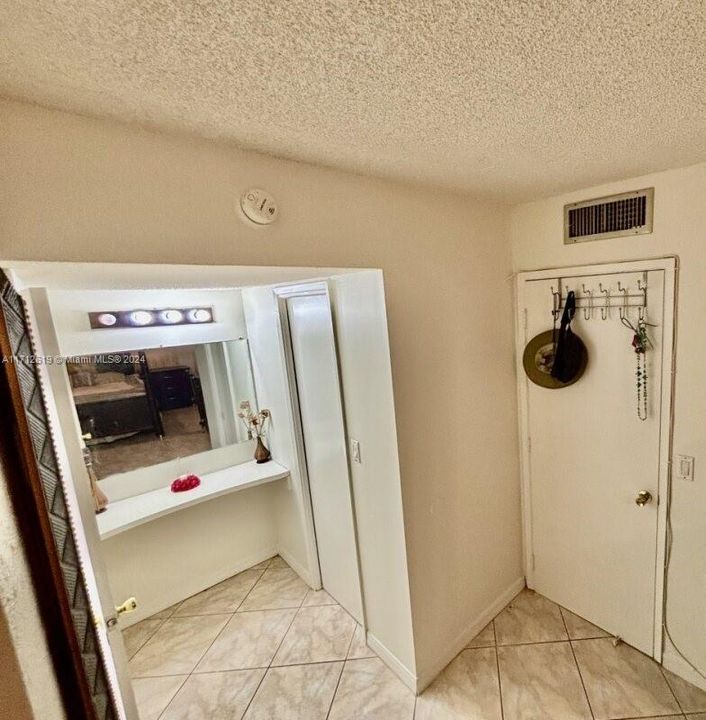 MASTER BEDROOM SITTING AREA