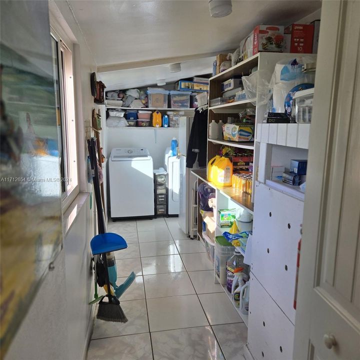 For Sale: $528,000 (2 beds, 1 baths, 1626 Square Feet)