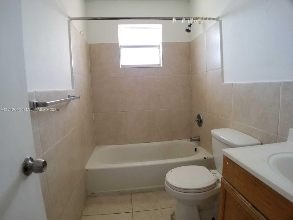 For Rent: $1,500 (1 beds, 1 baths, 677 Square Feet)