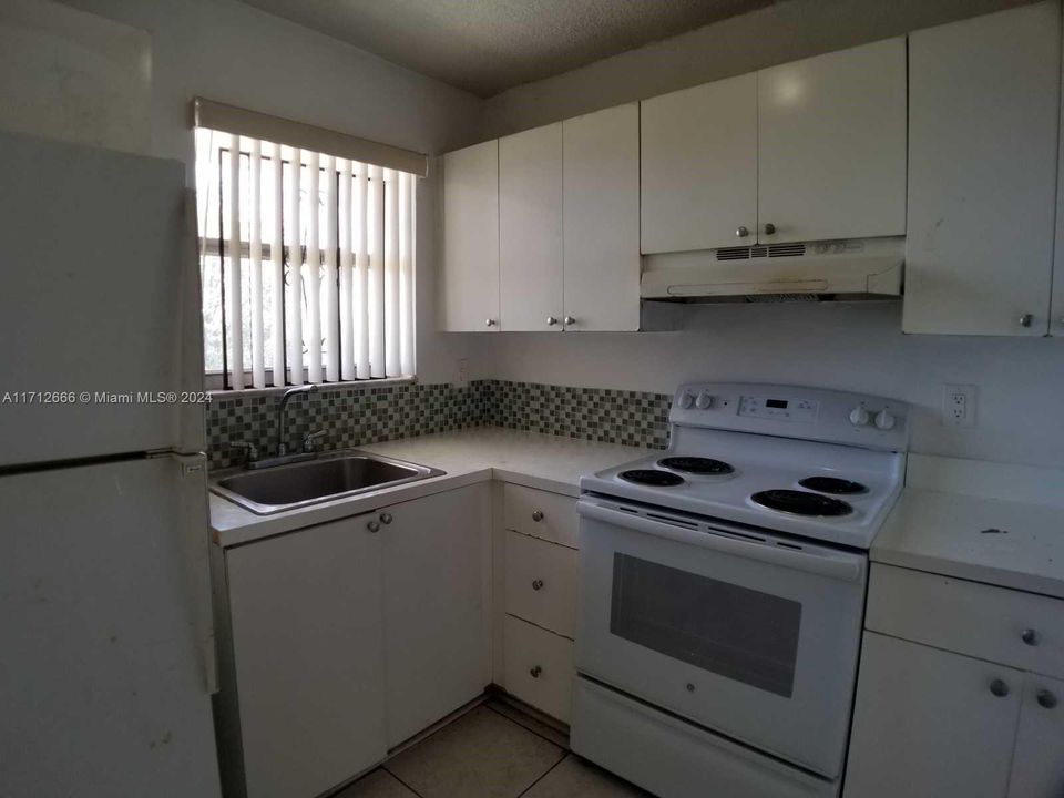 For Rent: $1,500 (1 beds, 1 baths, 677 Square Feet)