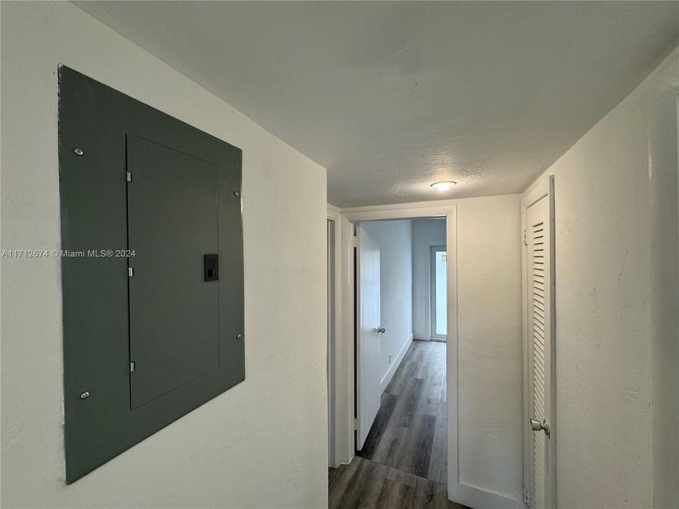 For Sale: $290,000 (2 beds, 2 baths, 1100 Square Feet)