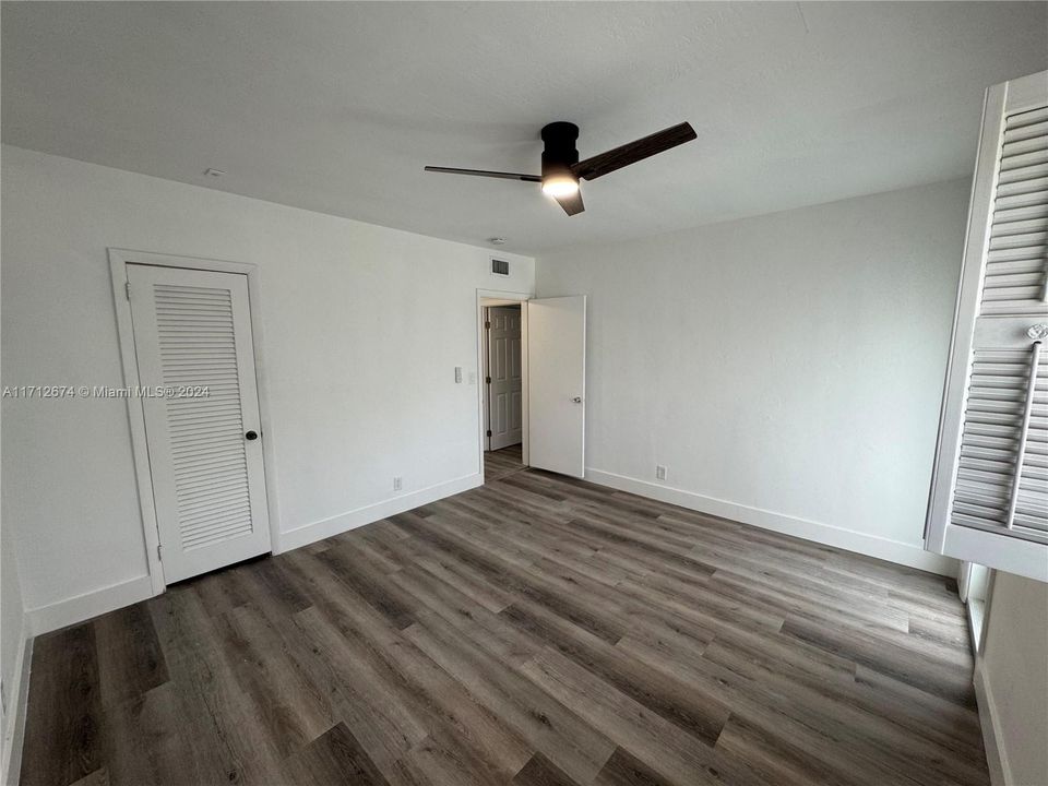 For Sale: $290,000 (2 beds, 2 baths, 1100 Square Feet)