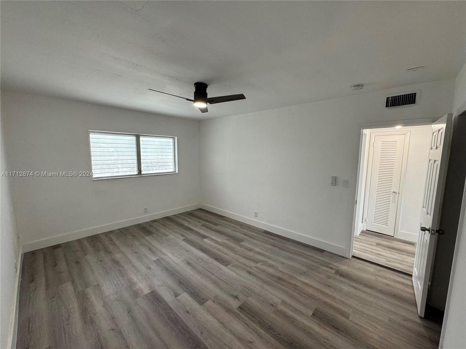 For Sale: $290,000 (2 beds, 2 baths, 1100 Square Feet)