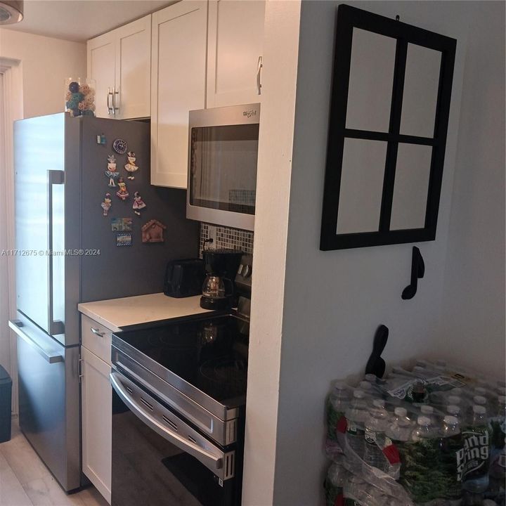 For Sale: $139,500 (2 beds, 1 baths, 729 Square Feet)