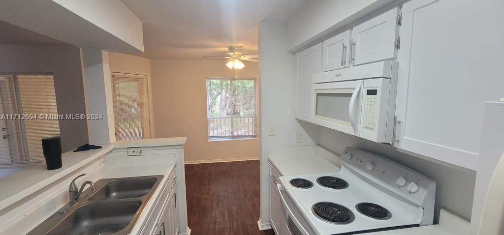 For Rent: $1,700 (1 beds, 1 baths, 834 Square Feet)