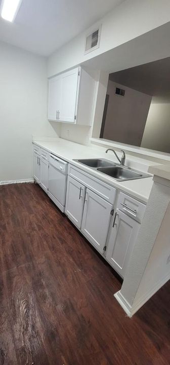 For Rent: $1,700 (1 beds, 1 baths, 834 Square Feet)