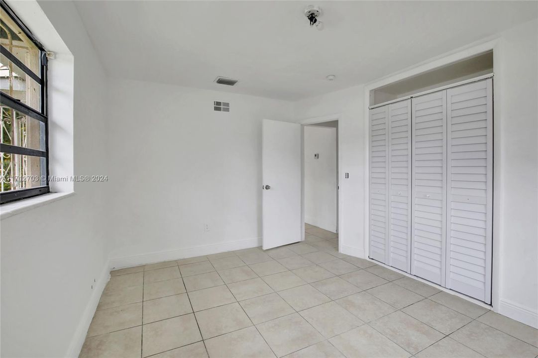 For Rent: $2,800 (2 beds, 1 baths, 750 Square Feet)